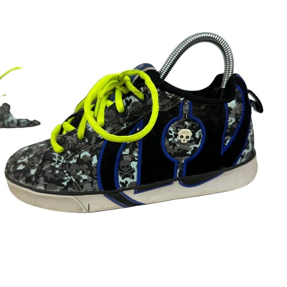 Heelys Youth Size 5 Shoes With Wheels - Skull & Camo Pattern Black/Blue Trim - Picture 5 of 9